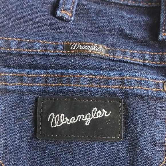 Wrangler Men's Dark Blue Straight Jeans - Picture 3 of 6